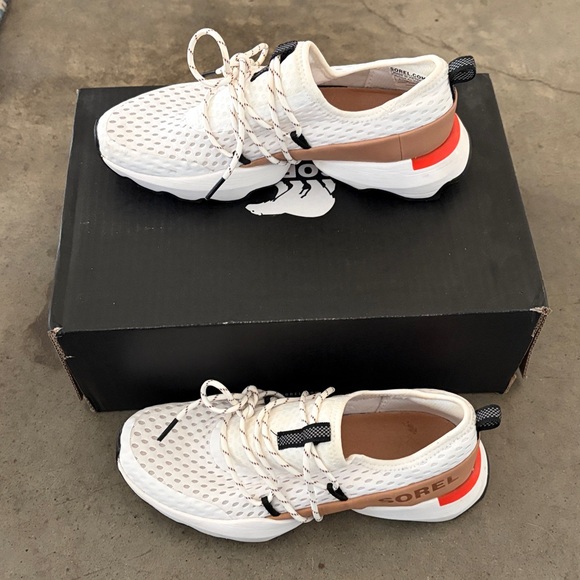 Sorel Kinetic Impact Shoes - Picture 1 of 6